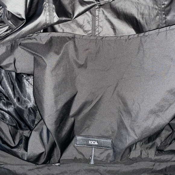 #29🎊Live 3/10/23 @7:30pm cst🖤Great Used Condition M Tumi Trench coat. - Picture 14 of 16